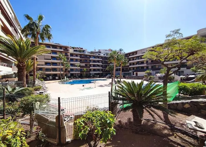 Balcon, Cosy One Bed With Aircon And Pool アパート