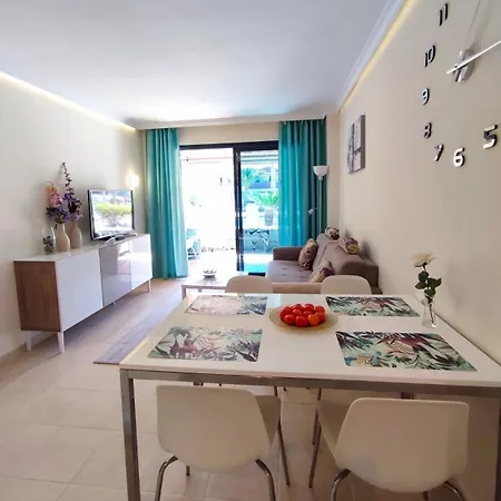 Balcon, Cosy One Bed With Aircon And Pool
