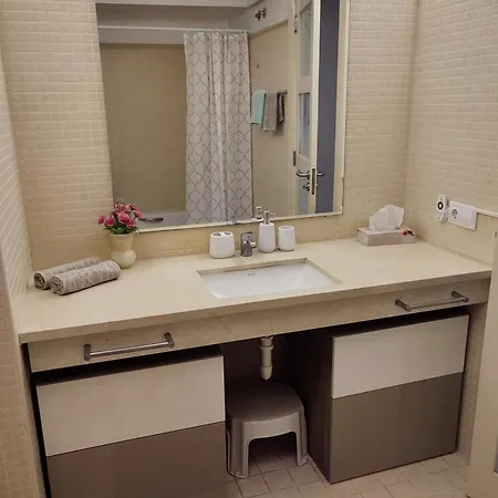 Balcon, Cosy One Bed With Aircon And Pool 아파트 *