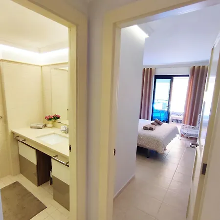 Balcon, Cosy One Bed With Aircon And Pool 아파트 푸에르토 데 산티아고