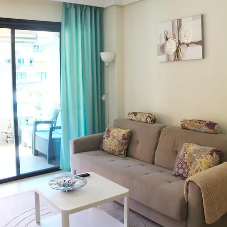 Balcon, Cosy One Bed With Aircon And Pool 아파트