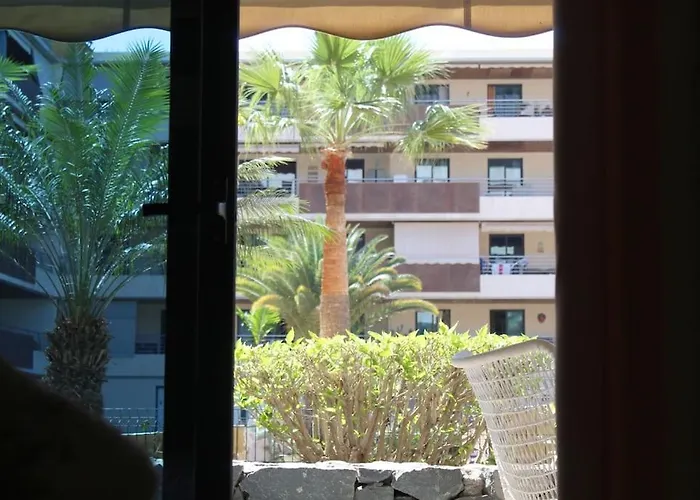 Balcon, Cosy One Bed With Aircon And Pool